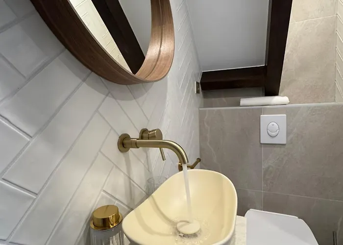 Apartman Family Double Floor View Art R3&5