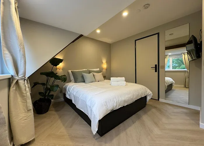 Apartman Family Double Floor View Art R3&5 Hága