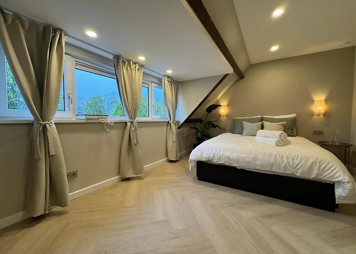 Family Double Floor View Art R3&5 Apartman *