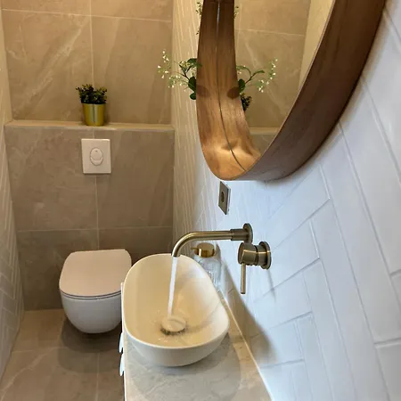 Family Double Floor View Art R3&5 * Haia