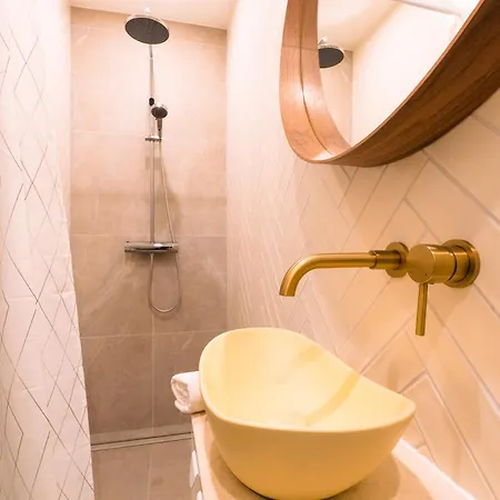 Family Double Floor View Art R3&5 Haia