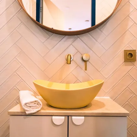 Family Double Floor View Art R3&5 Den Haag