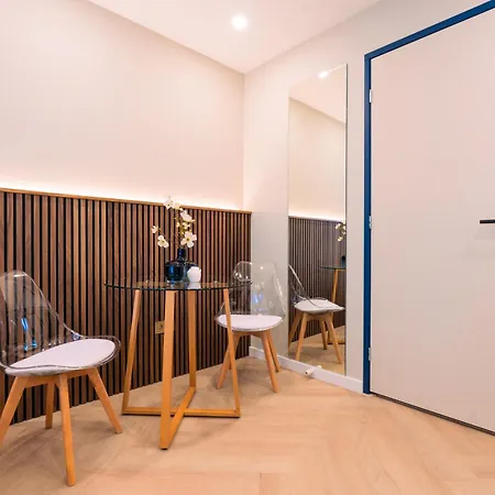 Family Double Floor View Art R3&5 * Haia