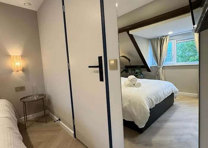 Family Double Floor View Art R3&5 Den Haag